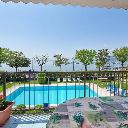 Front Lake Rainer * Bardolino