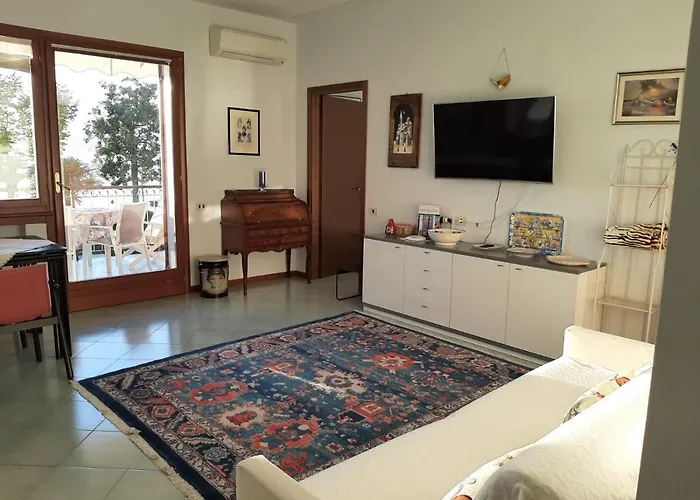 Front Lake Rainer * Bardolino